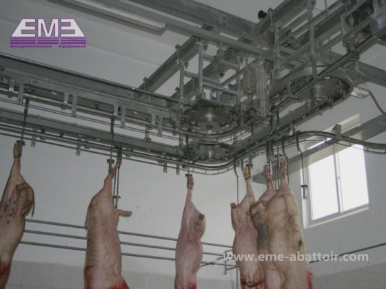 豚の屠殺場機械 自動搬送レール屠殺設備 家畜食肉処理場用
