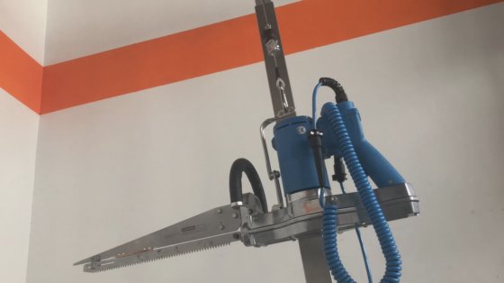 電動往復式肉切り鋸 牛 牛肉処理場 殺戮機器