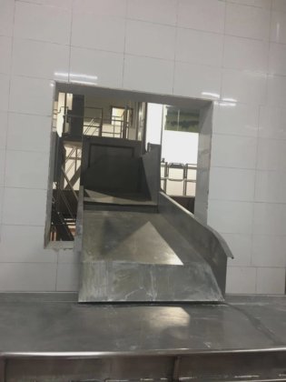 2 毫米厚不锈钢内脏滑槽屠宰设备