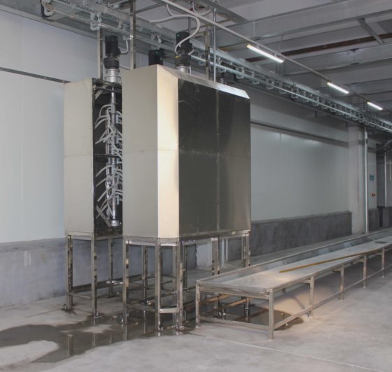 豚の胴体清掃自動装置 食肉処理機械 slaughter equipment