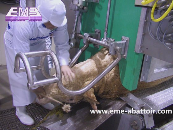 穆斯林屠宰场设备 清真牛气动反转杀牛箱