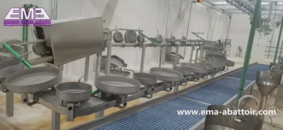 地面タイプの白と赤の内臓同期隔離搬送機 羊屠殺場設備 屠殺場家畜屠殺機械