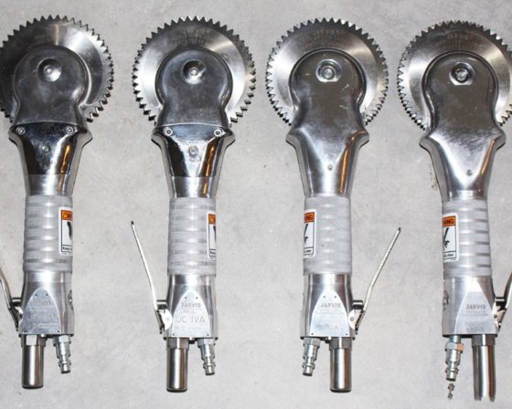 屠宰场用牛剥皮自动刀屠宰设备