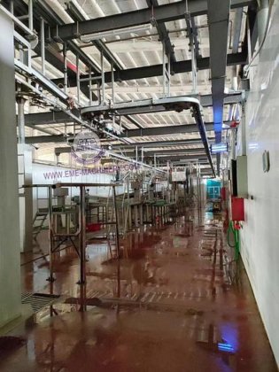 适用于牛屠宰设备的耐用牛屠宰场前腿固定桩