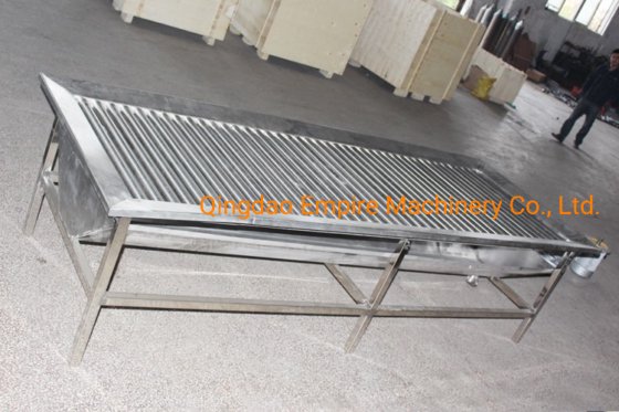 用于绵羊、羊驼和山羊屠宰场的 304 不锈钢收集和宰杀辊台式屠宰设备