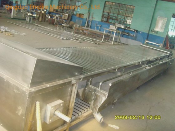 豚殺し自動搬送テーブル屠殺機器肉加工機械