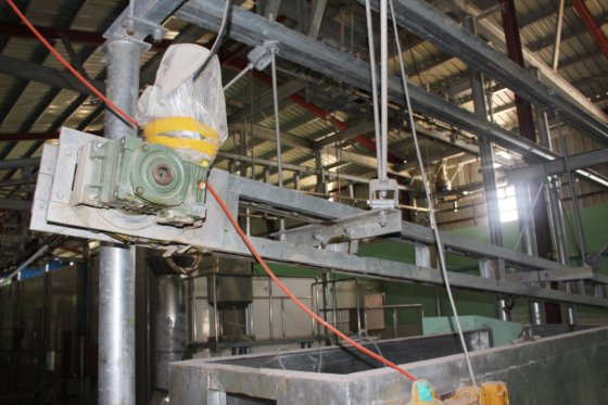 屠宰设备 活牛牵引机 屠宰场设备 肉类加工生产线