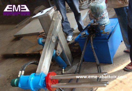 液压式绵羊拉皮机 山羊剥皮羊肉去皮机械 牲口屠宰场机械