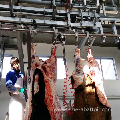 牛屠宰场清真屠宰设备成套生产清真牛肉屠宰场