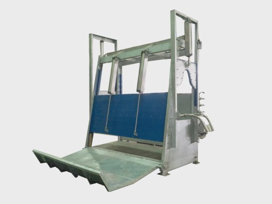 プロフェッショナルな家畜屠殺場機械 屠殺設備 牛麻酔ボックス 屠殺機器 牛屠殺場