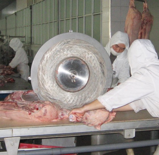 猪用分段切割锯 牛羊猪肉骨屠宰设备