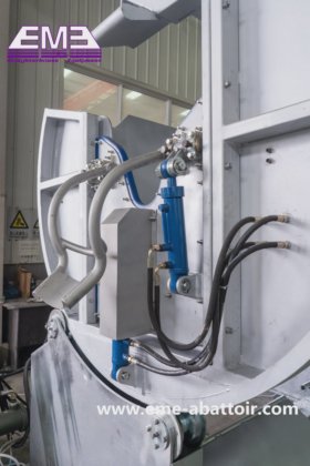 清真牛屠宰场屠宰设备，配有用于现代屠宰的清真屠宰箱