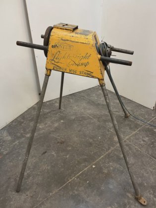 OSTER POWER PIPE THREADER POWER VISE STAND in Neenah, WI, USA