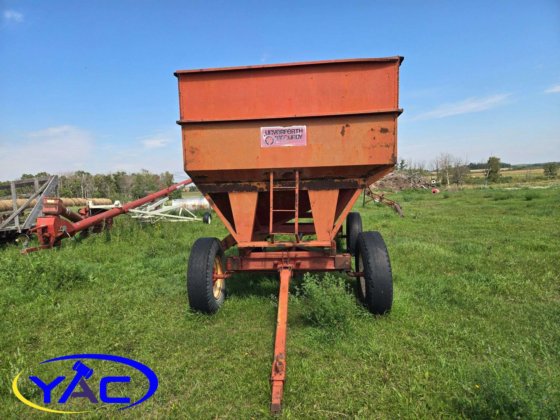 Unverferth 375 Hopper Wagon