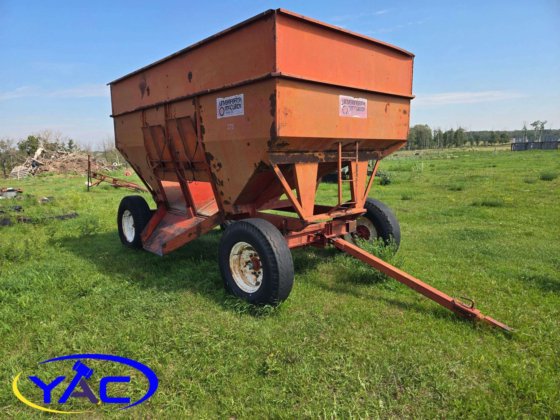 Unverferth 375 Hopper Wagon