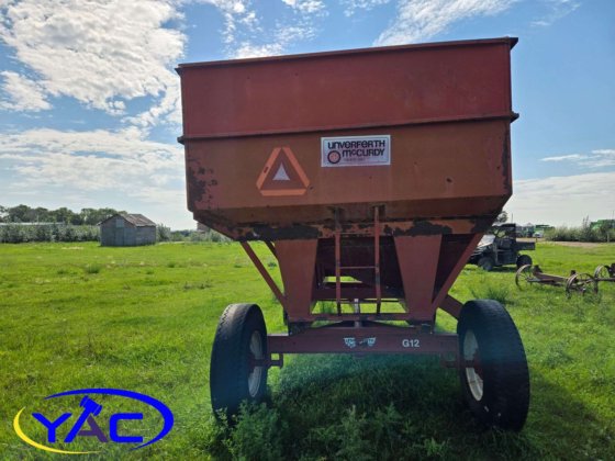 Unverferth 375 Hopper Wagon