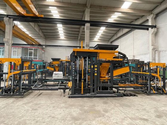 BS-30 砌块、砖块和路面砖制造机