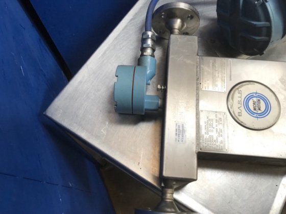 MICRO-MOTION flow transmitter and MICRO-MOTION