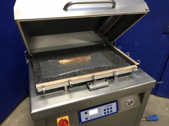 MULTIVAC C400 vacuum packs in Hobro, Denmark