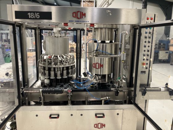 Filling line with capping machine