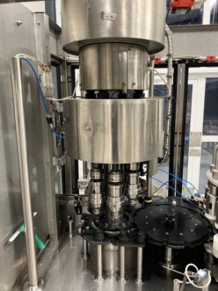 Filling line with capping machine