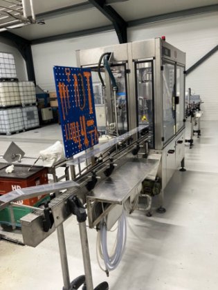 Filling line with capping machine