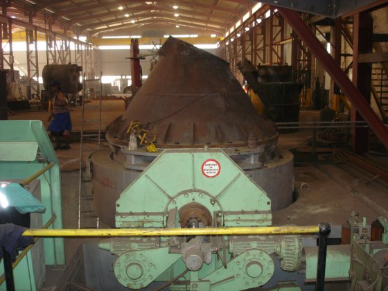 完整的12吨特种钢熔炼车间