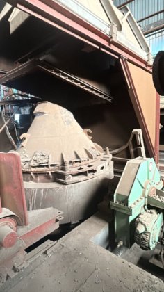 完整的12吨特种钢熔炼车间