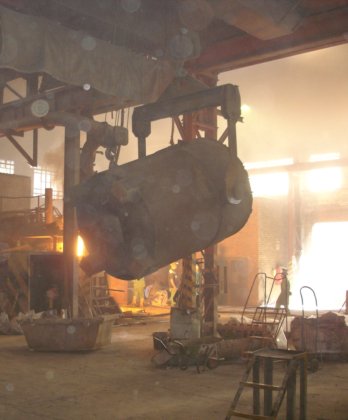 完整的12吨特种钢熔炼车间