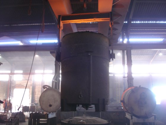 完整的12吨特种钢熔炼车间