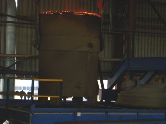 完整的12吨特种钢熔炼车间