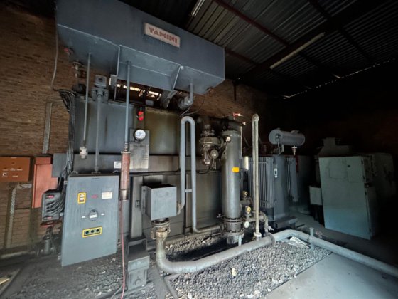 完整的12吨特种钢熔炼车间