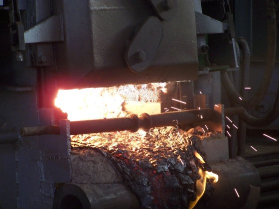 完整的12吨特种钢熔炼车间