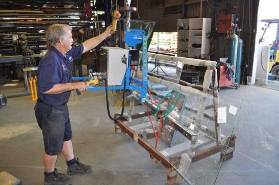 ガラス真空リフター