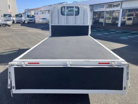 いすゞ TRG-NJS85A