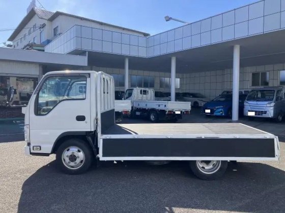 いすゞ TRG-NJS85A