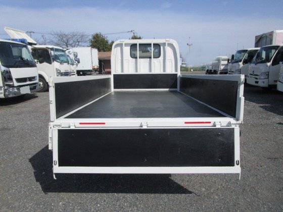 いすゞ TRG-NJR85A