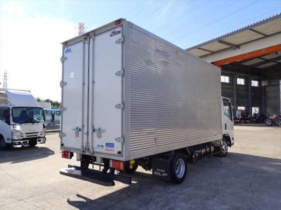 いすゞ 2RG-NLR88AN