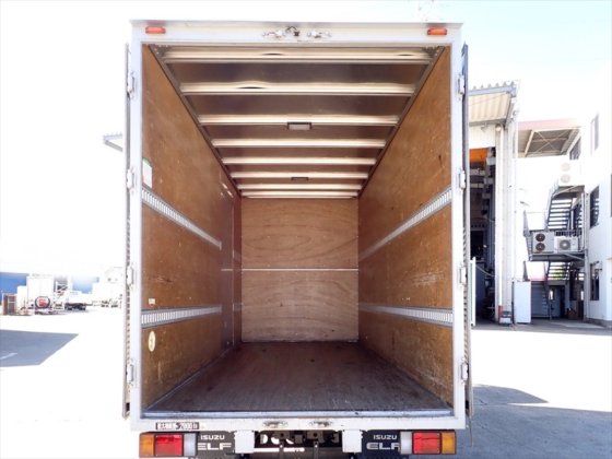 いすゞ 2RG-NLR88AN