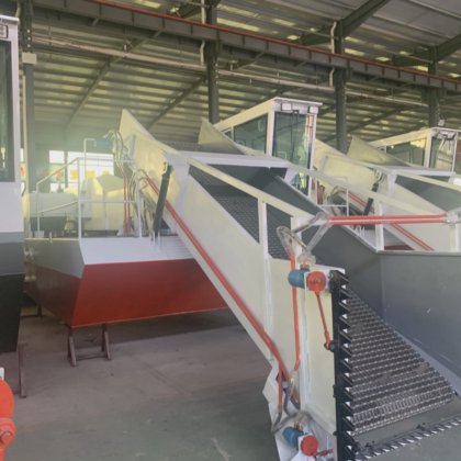 Amphibious Weed Harvester with Functions