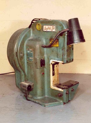 Amp TERMINAL CRIMPING PRESS in