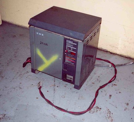 GNB BATTERY CHARGER in Holland,