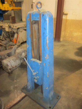 Lucas 3/OUTBOARD 3" BORING MILL