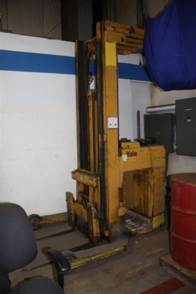 Yale 04000 4000 LB STAND