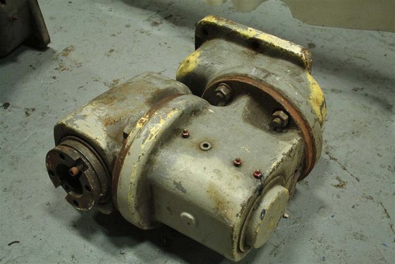 CINCINNATI VERTICAL MILLING HEAD in