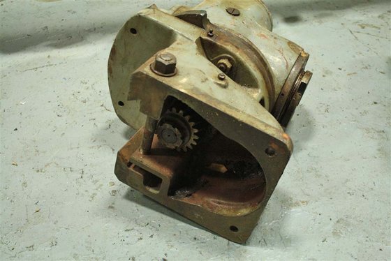 RIGHT ANGLE CINCINNATI VERTICAL MILLING