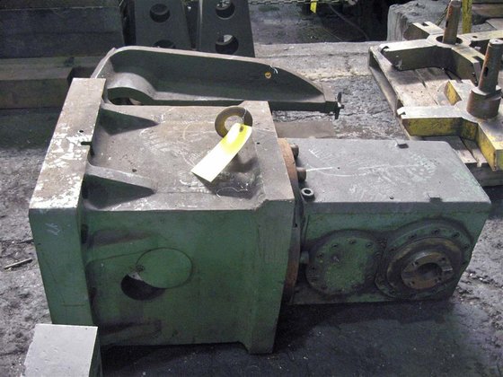GIDDINGS & LEWIS MILLING HEAD