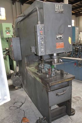 HTC 0040 40 TON HYDRAULIC