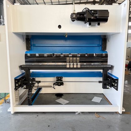 油圧式CNC曲げ機