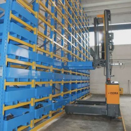 Chariots élévateurs latéraux picking